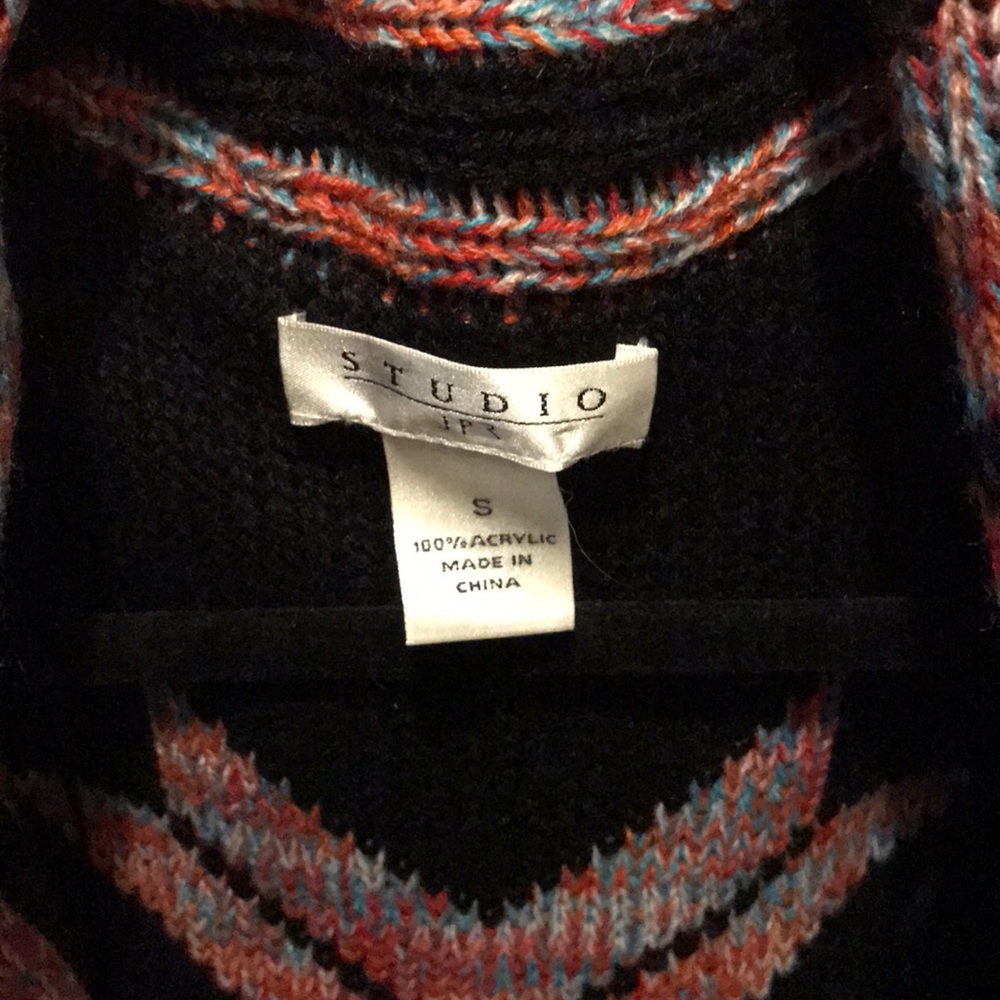 Cardigan - Picture 3 of 5